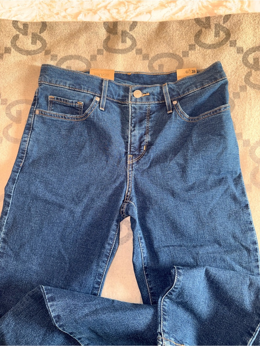 NWT 314 Levi’s Shaping Straight Classic High-Rise Straight Leg Jeans in Med Blue - Picture 3 of 11